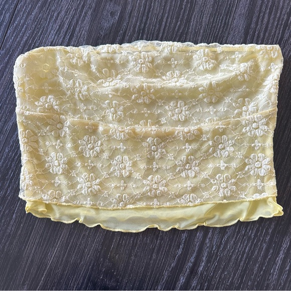 Urban Outfitters Kimchi Blue Kori Strapless Floral Lace Crop Top in Yellow, XL - Picture 5 of 13